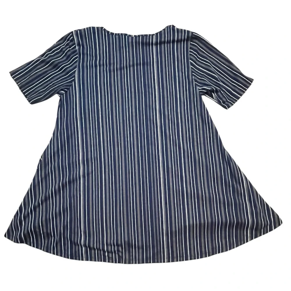 LulaRoe Perfect Tee Womens Medium Blue Grey White Stripe Polyester Short Sleeve - Picture 8 of 8